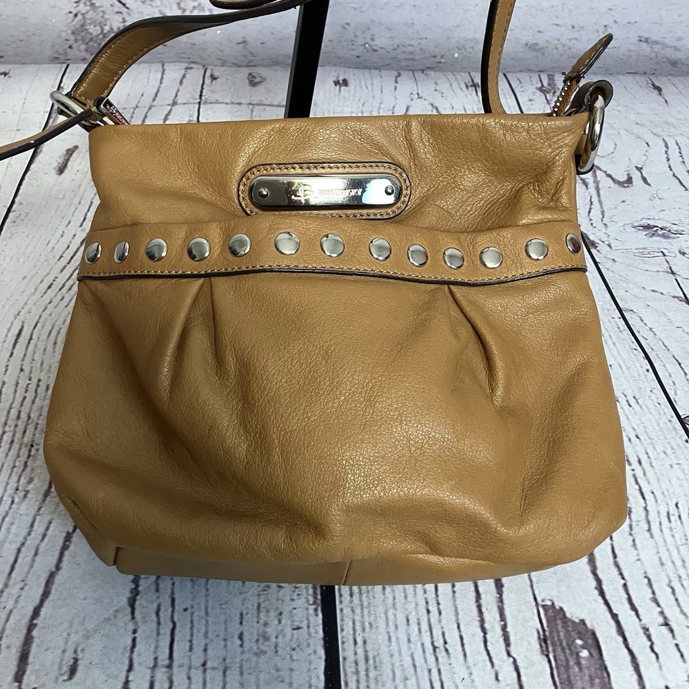B‎ Makowsky Handbag Leather Crossbody Brown Silver Hardware Zip Closure Tan